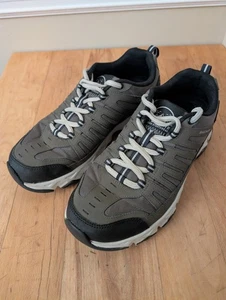 Skechers Herren Crossbar Stilholt Größe 9,5 Extrabreite Passform Schuhe 51887 NEU mit Brandneu - Bild 1 von 21