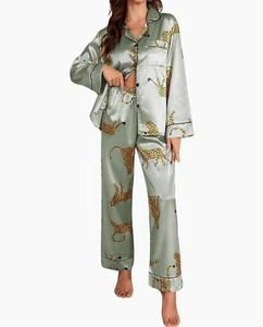 Women's Leopard Print Green Pajama Set Long Sleeves Button Down Shirt Size M - Picture 1 of 11