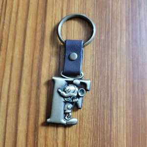 Portachiavi Vintage Disney Topolino Lettera F Peltro Portachiavi Portachiavi - Foto 1 di 2