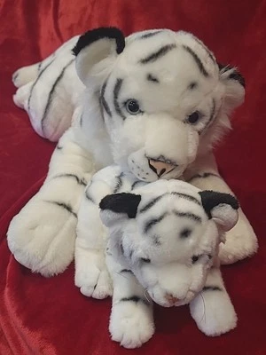Peluche Animal Alley Toys R Us White Tiger 33" con cachorro de bebé. Foto 1 de 4
