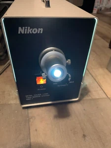 LÁMPARA DE HALOGENUROS METÁLICOS NIKON NMH-1 Iluminador de fuente de luz de fibra óptica - Imagen 1 de 5