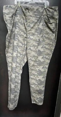 Pantalones de mezclilla Avenue satén ajustados elásticos camuflaje talla 30/32T Foto 1 de 4