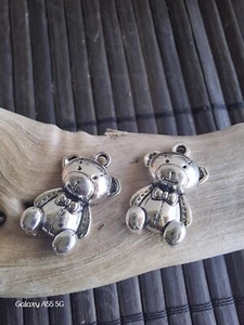 Konvolut 2 Charms Bären / Bären / Teddy versilbert ca. 1,6 x 1 cm. (A27) - Bild 1 von 2