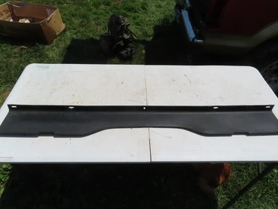 ORIGINAL 1989-1990 FORD BRONCO 2 REAR TAIL GATE HATCH TO BUMPER FILLER OEM - Image 1 of 4