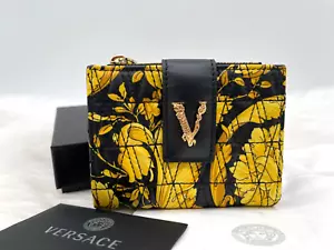 Portafoglio bipieghevole trapuntato Versace Virtus barocco nuovo con etichette originale $595 - Foto 1 di 13