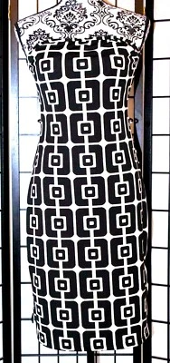 Vestido de verão feminino CHARLOTTE RUSSE médio preto e branco sem alças em excelente estado usado - Imagem 1 de 4