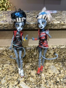 Monster High {{{ ZOMBIE SHAKE }} Lote de 2 - Purresphone y Meowoldy 2014 - Imagen 1 de 7