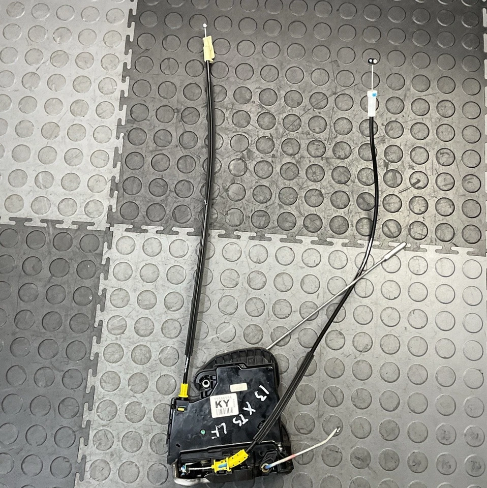 Cadillac XTS 2013-2019 actuador de cierre de puerta delantero izquierdo del lado del conductor OEM Foto 1 de 4