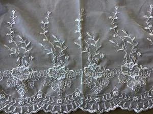 9 1/2 YDS SCALLOPED IVORY FLORAL RAYON EMBROIDERED ON NYLON  NET - Picture 1 of 3