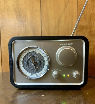 RADIO CROSLEY - SOLO. RECEPTOR AM/FM/AUX. MCM ESTILO RETRO. Modelo Cr221 Foto 1 de 4