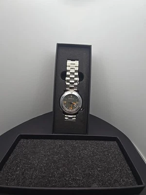 Reloj Morphic para hombre, todavía en plástico de fábrica, batería nueva se ve y funciona muy bien Foto 1 de 4