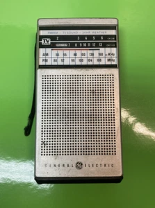 Vintage General Electric Portable Radio Model 7-2934A AM/FM/TV Sound/Weather - Picture 1 of 9