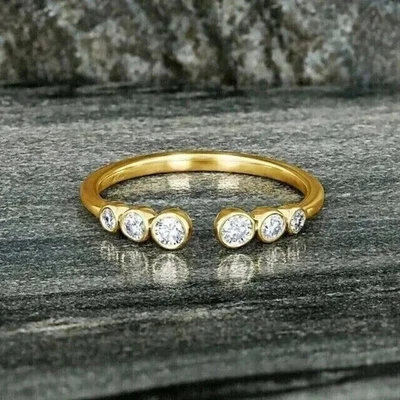 Anillo ajustable de diamantes simulados redondos de 1 quilate para mujer enchapado en oro amarillo de 14K Foto 1 de 2