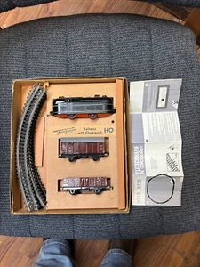 VINTAGE RARO FLEISHMANN Ferrovia con calibro a orologeria Ho treno set anni '40 - Foto 1 di 22