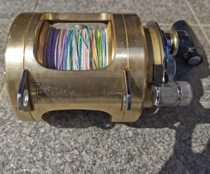 Carrete de pesca Shimano Tiagra 50 palanca arrastre diestro agua salada - Imagen 1 de 3