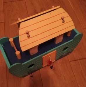 Le Toy Van Noah’s Great Wooden Ark & Animals - Picture 1 of 12