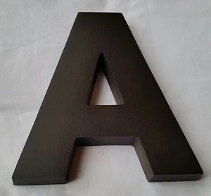 Metal macizo marrón oscuro anodizado letra A - cualquier letra, tamaño y color 5,75" x 5,25" - Imagen 1 de 8
