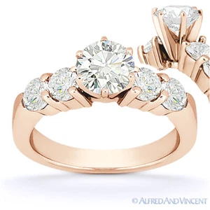 Anillo de compromiso de moissanita de corte redondo de 5 piedras Forever brillante en oro rosa de 14 K - Imagen 1 de 5