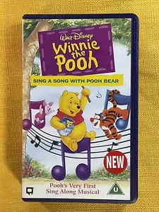 Winnie The Pooh - Sing A Song With Pooh Bear On VHS Video Cassette Tape - Foto 1 di 3