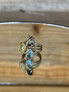 Pretty Gold Tone Twisted Wire Ring w Wire Wrapped Gemstones - Picture 1 of 8