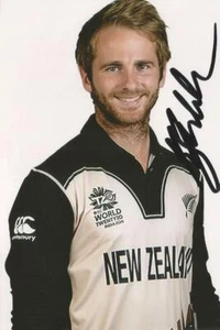 NUEVA ZELANDA: FOTO DE RETRATO FIRMADO KANE WILLIAMSON 6x4 TWENTY20 + CERTIFICADO DE AUTENTICIDAD - Imagen 1 de 1