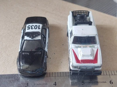 Juego 2 Carros Maisto HAYWOOD POLICÍA Coche Ford F 150 Dust Devil Camión Coche Retro Foto 1 de 4