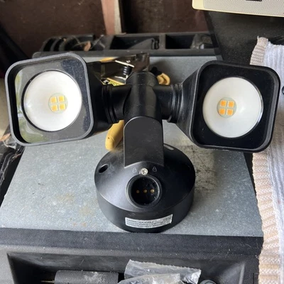 Ring Smart Lighting Floodlight  Wired Outdoor Motion Black For Parts  - Image 1 of 4