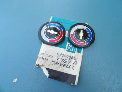 CHEVROLET 1967-68 CHEVELLE WHEEL HUB CAP INSERTS PAIR NOS GM TRIM 3890693 - Image 1 of 4
