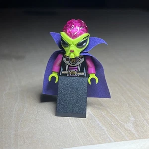 Lego Collectible Minifigure COL128 Alien Villainess Series 8 - Picture 1 of 3