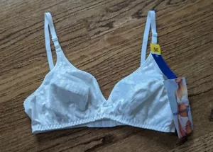 Vtg NWT MAIDENFORM Everyday Romance Stretch Lace Classic Bra 34C WIRELESS #9258 - Picture 1 of 9