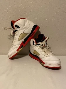 Nike Air Jordan 5 V Retro GS White Fire Red Black Tongue 2013 440888-120 Size 7Y - Picture 1 of 10