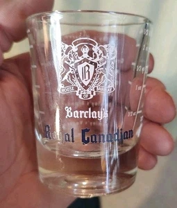 Barclay's Royal Canadian Whiskey Bicchiere Ufficiale 2,5 once Misurazione Colpo Pesante - Foto 1 di 3