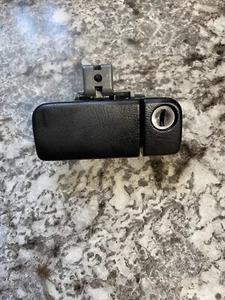 94-01 Integra Glove Box Compartment Latch Handle With Keys Black Used OEM - Picture 1 of 10