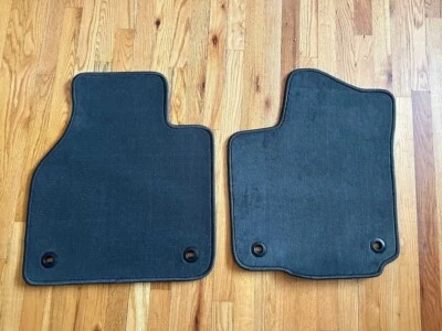 Alfombrillas delanteras VW*Volkswagen Phaeton W12 - NEGRAS - PERSONALIZADAS - NUEVAS - Juego de 2 Foto 1 de 4