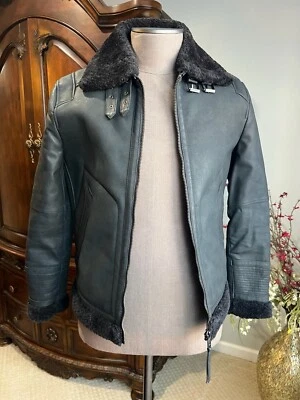 Chaqueta de cuero vegana Zara Aviator para hombre pequeña forrada de piel de oveja excelente estado Foto 1 de 4