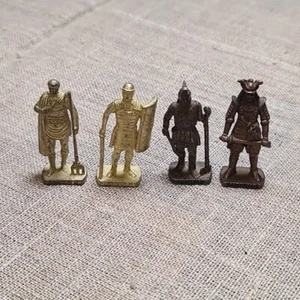 METAL FIGURINES SET - SOLDIERS  VINTAGE - KINDER SURPRISE. - Picture 1 of 11