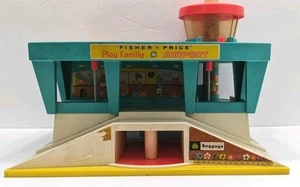 VINTAGE 1972 FISHER PRICE #996 PLAY FAMILY LITTLE PEOPLE AEROPORTO PLAYSET USA GIOCATTOLO - Foto 1 di 11