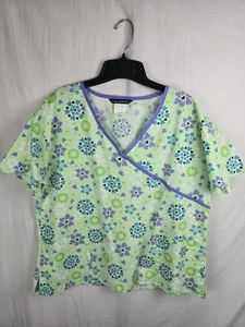 Cassandra O Green Heart Print Uniform Scrub Top Sz 2X - Picture 1 of 7