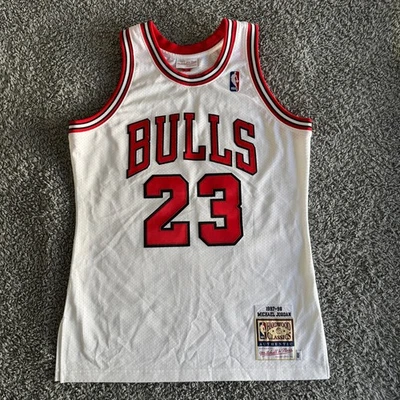 100% Authentic Mitchell & Ness NBA Chicago Bulls Michael Jordan 1998 Jersey 40-M - Image 1 of 4