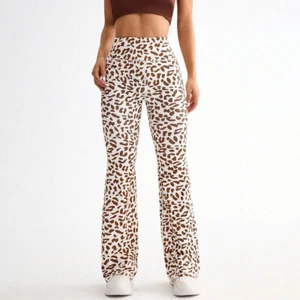 Womens High Waist Flare Leggings 31" Tummy Control Bell Bottom Casual Yoga Pants - Picture 1 of 16