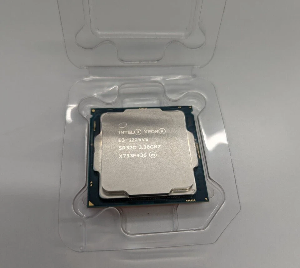 Intel Xeon E3-1225V6 @ 3.3GHz @ 4.1GHz Turbo, SR32C, 8MB Cache, 8 GT/S, 4 Cores - Image 1 of 4