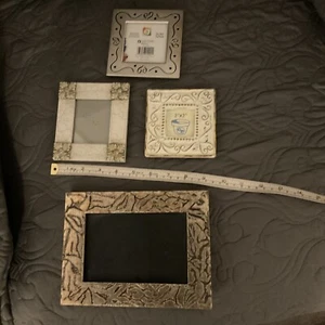 picture frame lot of 4 2=3x3, 1=2x2, 1=4x6 - Picture 1 of 2