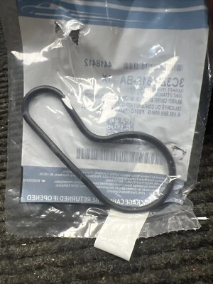 Junta de enfriador de aceite de refrigeración Super Duty Ford OEM 08-10 E-350 3C3Z6619BA Foto 1 de 3