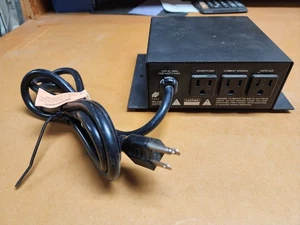Niles APC-S Sensing Outlet - Picture 1 of 3