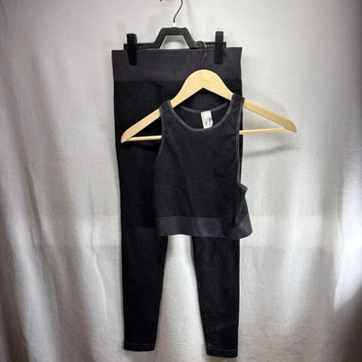 Camiseta sin mangas y leggings cortos deportivos negros para mujer Nikibiki talla única Foto 1 de 4