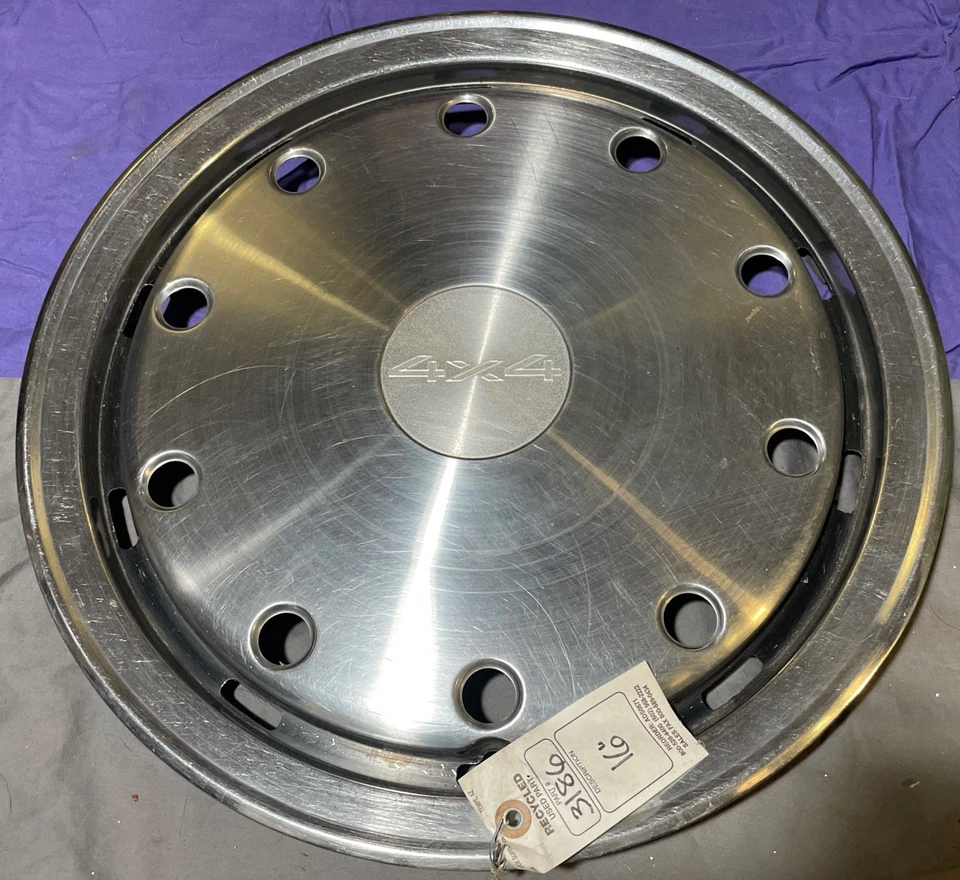 Tapacubos cubierta rueda Chevrolet GMC Truck Suburban 1500 2500 3500 4x4 4x4 16" OEM 1 Foto 1 de 4