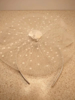 Unpifolov Fascinadores Clip Y Diadema Blanco Formal Fiesta Vacaciones Boda Foto 1 de 3