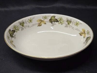 Cuenco de verduras ovalado vintage Royal Doulton 9,5" patrón LARCHMONT - Inglaterra Foto 1 de 4