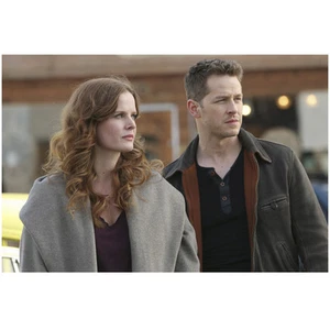 Rebecca Mader Es war einmal mit Josh Dallas stehend 8 x 10 Zoll Foto - Bild 1 von 1