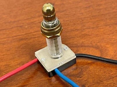 Interruptor giratorio ZE-116 3 vías, 4 posiciones, 2 circuitos, longitud de rosca 1-1/8", (115-275) Foto 1 de 4